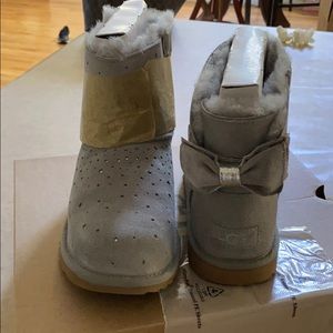 Stargirl classic mini II bootie Ugg new with box!